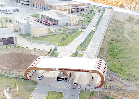 HAVALİMANINDA YOLCU TRAFİĞİ ARTTI