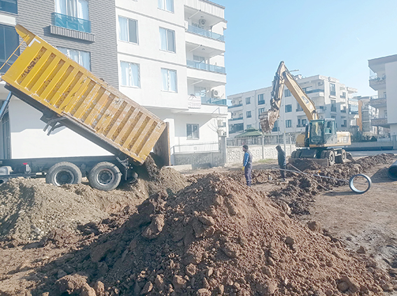 HİLAL’DE KANALİZASYON BORU HATTI YENİLENDİ