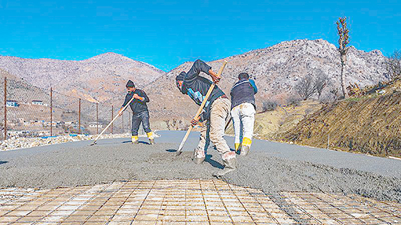KÖY YOLLARININ STANDARTLARI YÜKSELTİLDİ