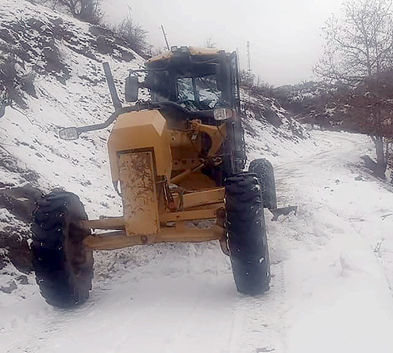 KOZLUK’TA KARLA MÜCADELE ÇALIŞMALARI SÜRÜYOR