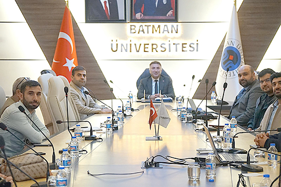 REKTÖR DEMİR, ÖĞRETİM ELEMANLARI İLE BİR ARAYA GELDİ