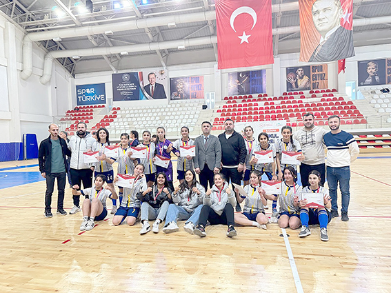 SPOR LİSESİ GENÇ KIZLARI ŞAMPİYON OLDU