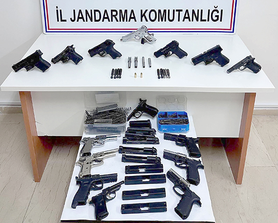 ÇOK SAYIDA SİLAH MALZEMESİ ELE GEÇİRİLDİ