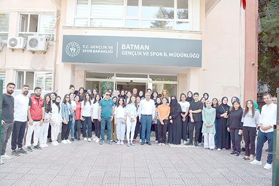 320 GENÇ ÇANAKKALE’Yİ GEZECEK