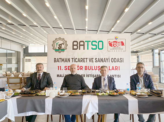 BAŞKAN DEMİR, MUHASEBECİ VE MÜŞAVİRLERİ DİNLEDİ