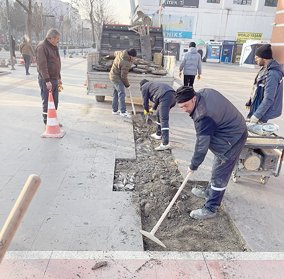 KALDIRIM VE REFÜJ TİMİ SAHADA