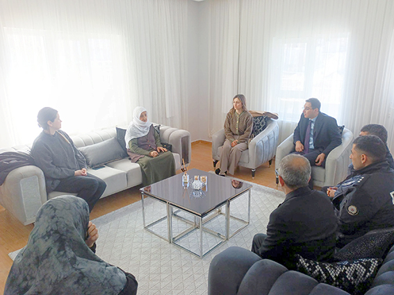 KAYMAKAM ÖZTAŞ’TAN ŞEHİT AİLELERİNE ZİYARET