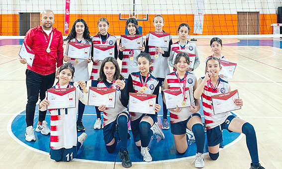 KÜÇÜK SULTANLAR YARI FİNALDE