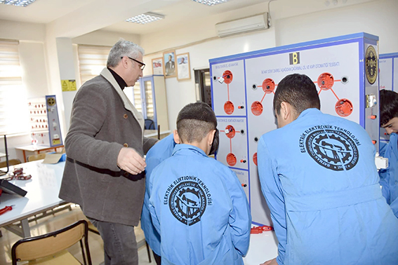 MÜDÜR CİĞER’DEN CUMHURİYET MTAL’E ZİYARET