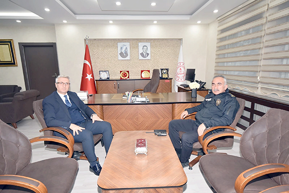 MÜDÜR KABA’DAN MÜDÜR CİĞER’E HAYIRLI OLSUN ZİYARETİ