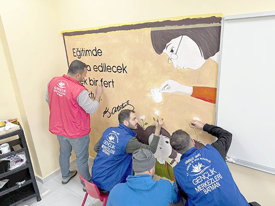 ÖZEL EĞİTİM OKULUNDA DUVARLAR SANATLA BULUŞTU