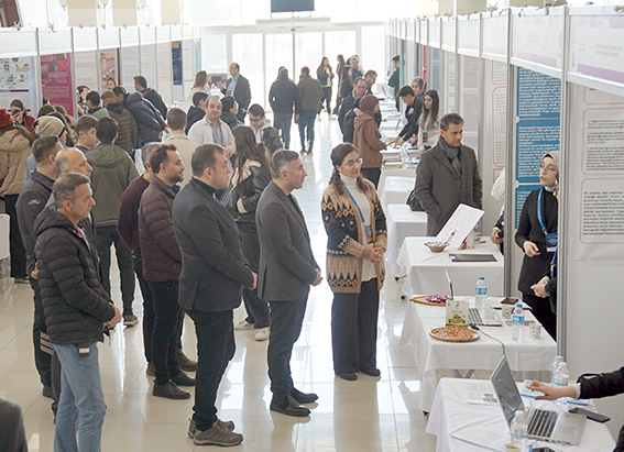 REKTÖR DEMİR’DEN PROJE SERGİSİNE ZİYARET