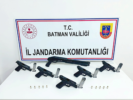 EVDE MÜHİMMAT ÇIKTI!