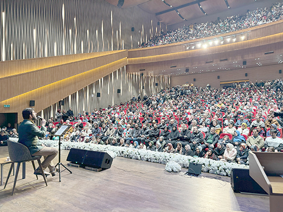 SÖYLEŞİ VE ŞİİR GECESİNE YOĞUN İLGİ