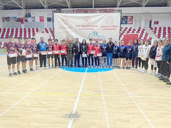 VEYSEL KARANİ BADMİNTON TAKIMI ANKARA YOLCUSU