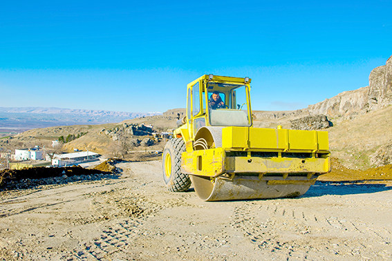 YEŞİLÖZ’DE YOL ÇALIŞMASI YAPILDI