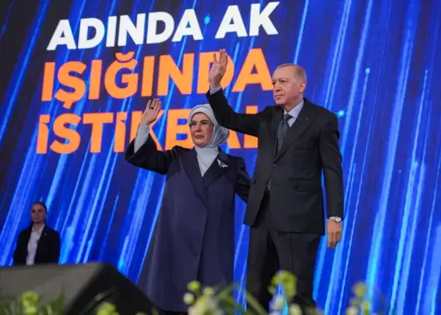 ERDOĞAN 9. KEZ AK PARTİ GENEL BAŞKANI SEÇİLDİ!