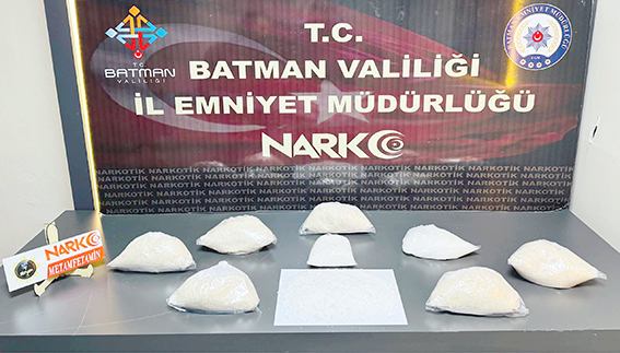 DURDURULAN ARAÇTA 4 KİLO METAMFETAMİN ELE GEÇİRİLDİ