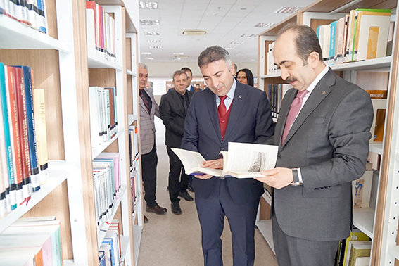 BATÜ’DE 100. YIL KİTAPLIĞI AÇILDI