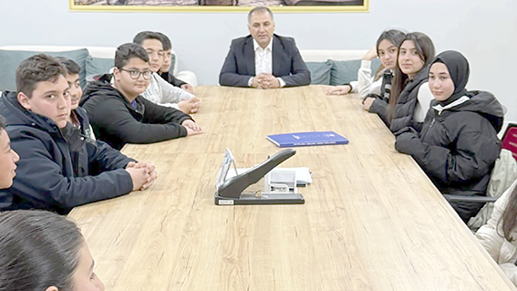 BAŞARILI ÖĞRENCİLERLE BİR ARAYA GELDİ