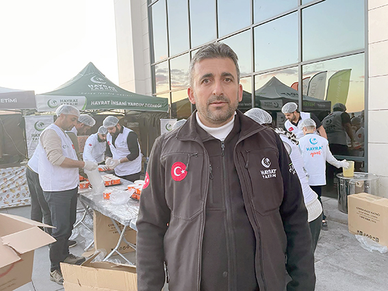 HAYRAT’TAN 7 BİN ÇORBA, 20 BİN ÇAY VE SU