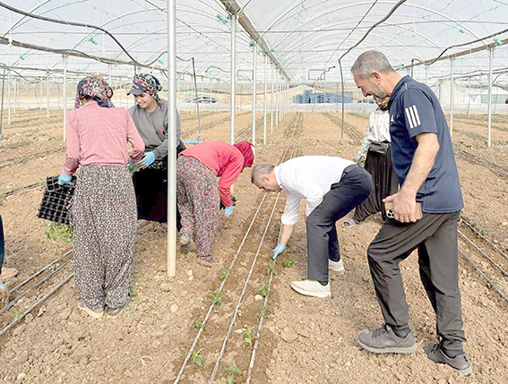 İL BAŞKANI ŞANSİ, SERADA EMEKÇİ KADINLARLA BULUŞTU