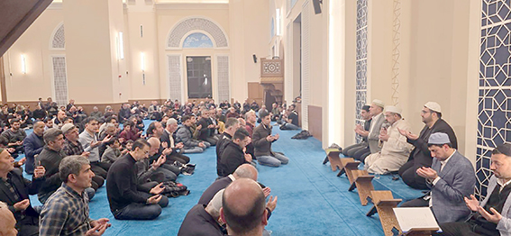 KADİR GECESİNDE CAMİLER DOLUP TAŞTI