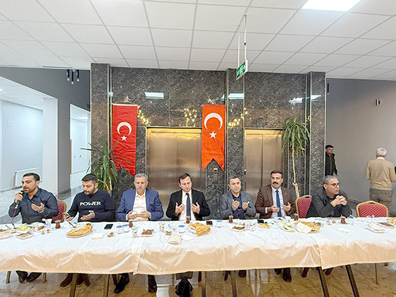 KAYMAKAM GÜNGÖR, EĞİTİMCİLERLE İFTAR YAPTI