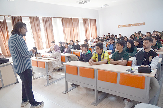 LİSE ÖĞRENCİLERİNDEN ÜNİVERSİTEDE DERS DENEYİMİ