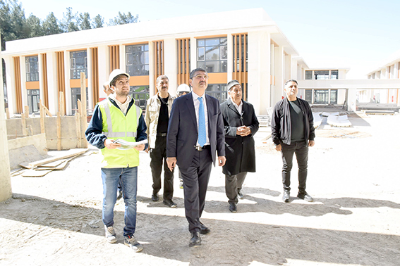 İNŞAATLARI YERİNDE İNCELEDİ
