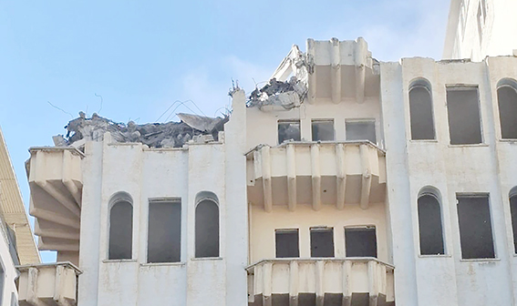 ORTA HASARLI BİNALAR YIKTIRILIYOR