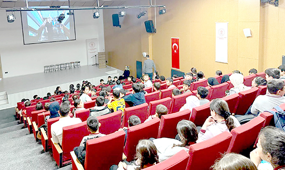 ÖĞRENCİLER SİNEMA KEYFİ YAŞADI