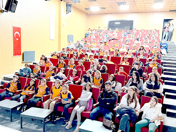 ÖĞRENCİLERİ ‘SAMSAM’ FİLMİYLE EĞLENDİ