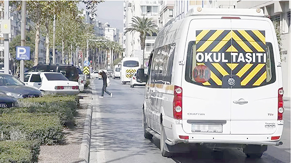 OKUL SERVİS ÜCRETLERİNE %33 ZAM: VELİLER TEPKİLİ