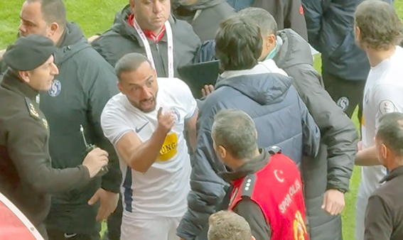 “YENİLGİYİ HAZMETMEK DE BİR ERDEMDİR”