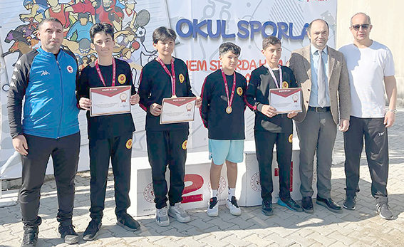 PETROLSPOR TENİS TAKIMI BÖLGE ŞAMPİYONU OLDU