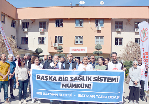 SAĞLIK EMEKÇİLERİ 14 MART’I KUTLADI