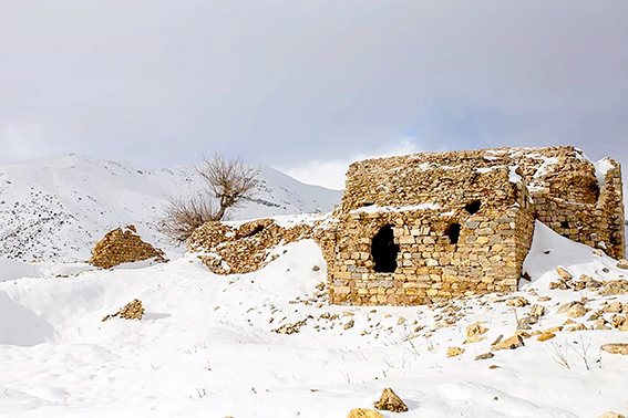 TARİHİ YERLER RESTORE EDİLMEYİ BEKLİYOR