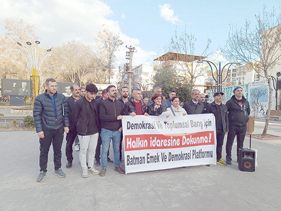 “ÜLKE OLARAK ÇOK KARANLIK BİR SÜREÇTEN GEÇİYORUZ”