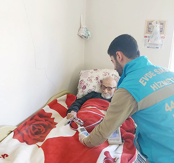 13 BİN 774 EVDE SAĞLIK HİZMETİ VERİLDİ