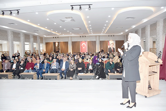 AİLE OKULU KURS PROGRAMLARI DEVAM EDİYOR