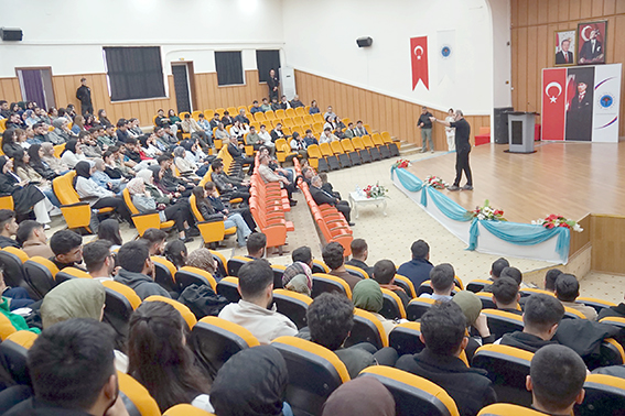 BATÜ’DE GÖNÜL VARSA MESAFE YOKTUR KONFERANSI DÜZENLENDİ