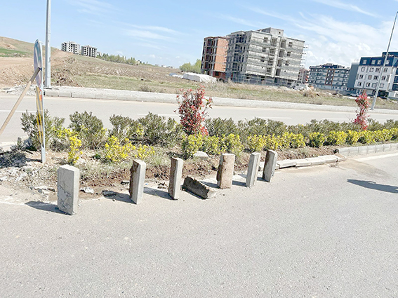 YOL YAPIM VE ONARIM ÇALIŞMALARI DEVAM EDİYOR