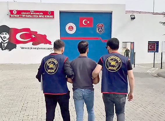 CEZAEVİ FİRARİSİ YAKALANDI