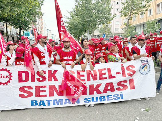 DİSK/GENEL-İŞ’TEN BELEDİYE İŞÇİLERİ İÇİN ZAM TALEBİ