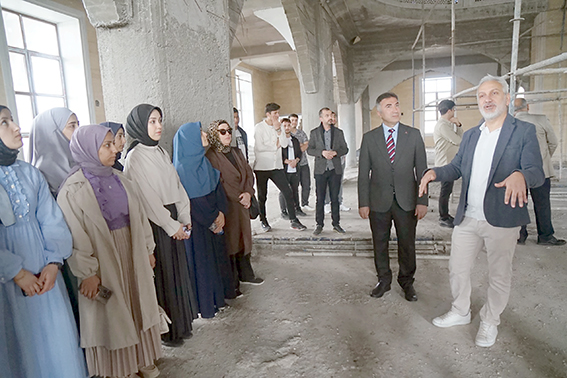 FAKÜLTE ÖĞRENCİLERİNDEN ÜNİVERSİTE CAMİSİNE ZİYARET