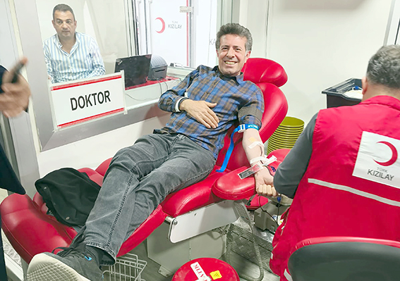 FATİH İLKOKULUNDA MADALYALI KAN BAĞIŞI