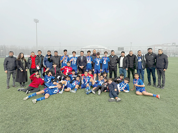 HEM SPORTİF HEM AKADEMİK ALANINDA BAŞARILI OKUL