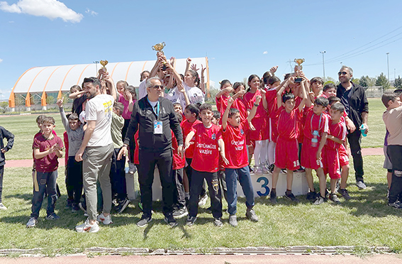 MİNİK ATLETLER 4 KATEGORİDE MÜCADELE ETTİ