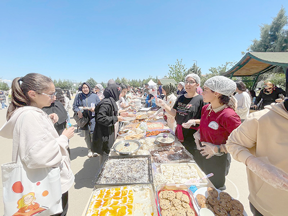 ÖĞRENCİLER GAZZE İÇİN KERMES DÜZENLEDİ